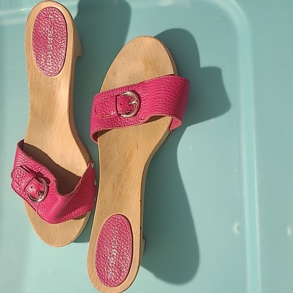Burberry Pink Leather Slide Sandals Size 36 (5.5-6) - Picture 2 of 8